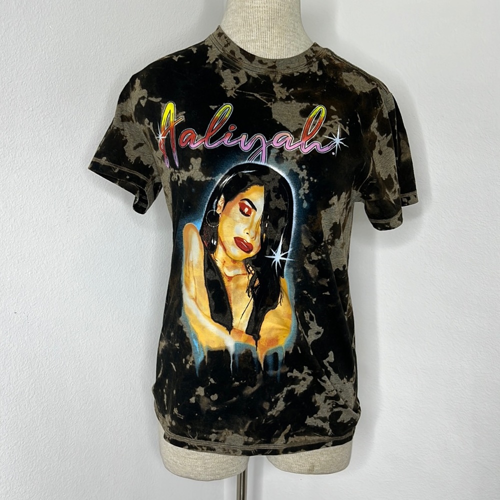 🔹 Tie Dye Aaliyah Tee